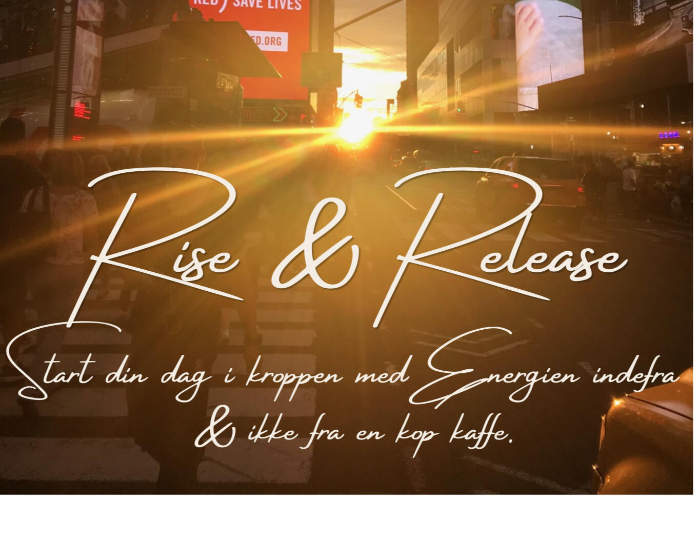 Smuk solopgang i New Yorks gader fotograferet af Rebekka til eventet Rise & Release hos Cura Cordis i Roskilde. En multisensorisk morgen-workshop med somatisk dans, intuitiv bevægelse og soundbath, der vækker kroppens energi, balancerer nervesy-stemet og m